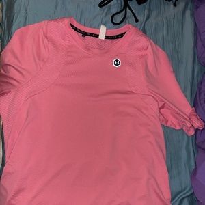 Under Armor Rush Short Sleeve Womens Training Top - Pink